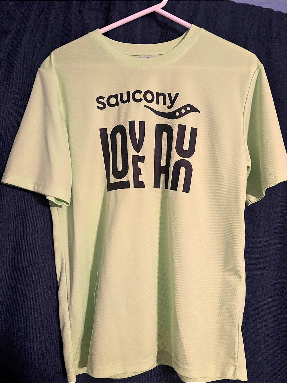 Saucony LOVE RUN PHILLY Volunteer Graphic Tee Green XL Like New